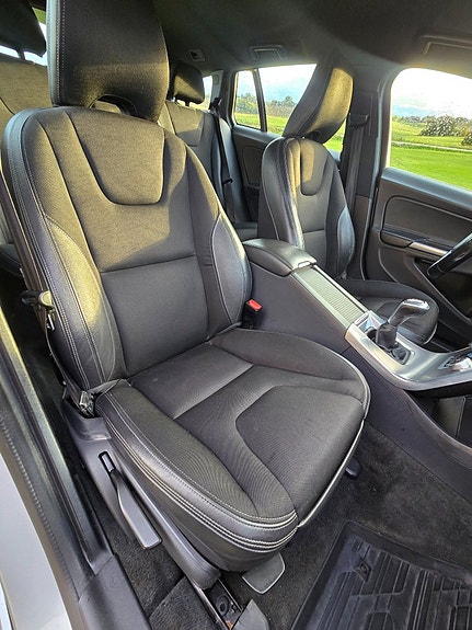 Volvo V60 11 of 13