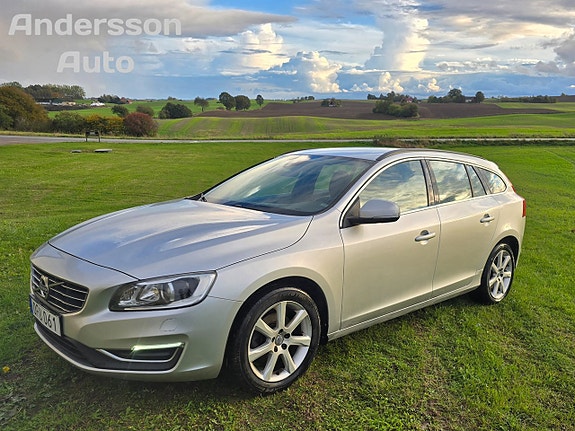Volvo V60 2 of 13