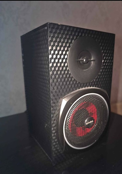 Product image 1 of 3