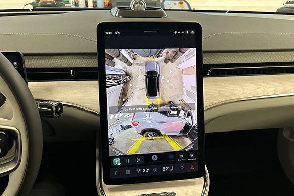 Volvo ES90 25 of 28