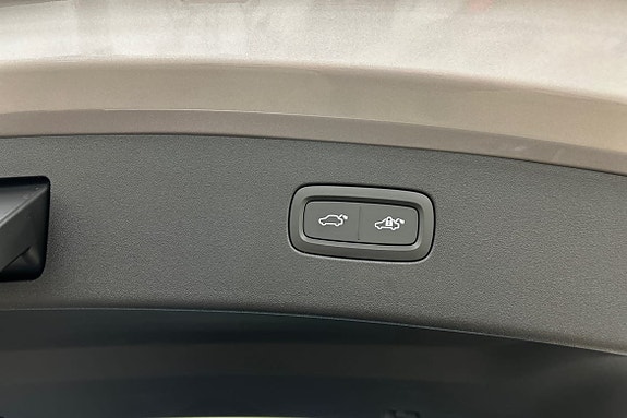 Volvo ES90 20 of 28