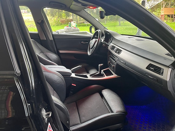 BMW 320d 5 of 6