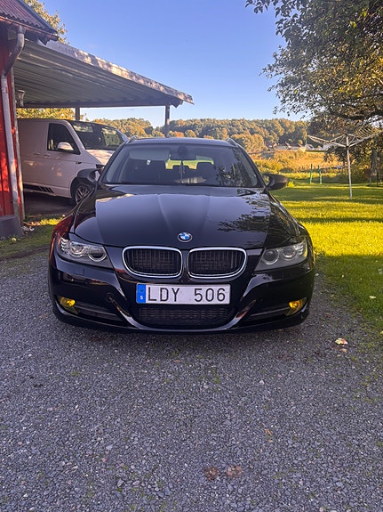 BMW 320d 3 of 6