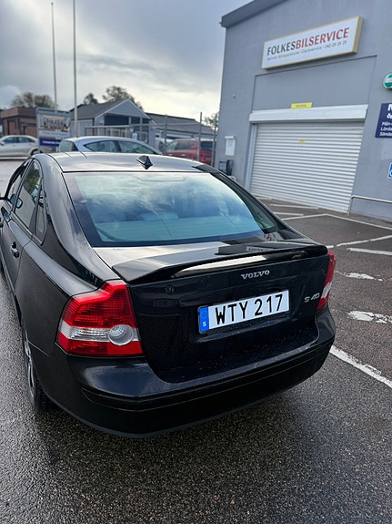 Volvo S40 2 of 9