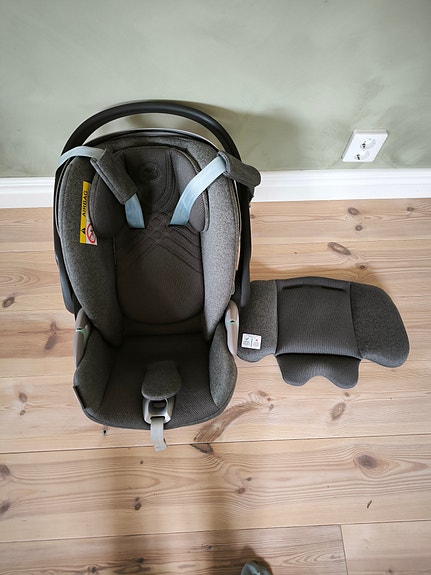 Product image 1 of 2