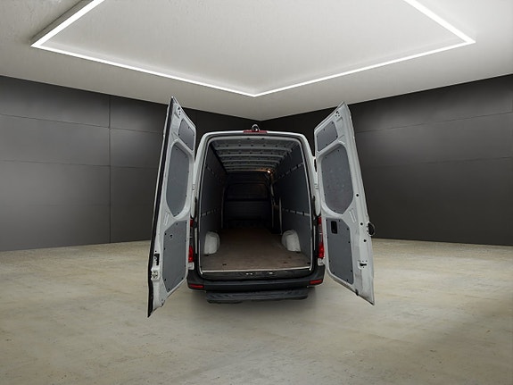 Mercedes-Benz Sprinter 317 12 of 30