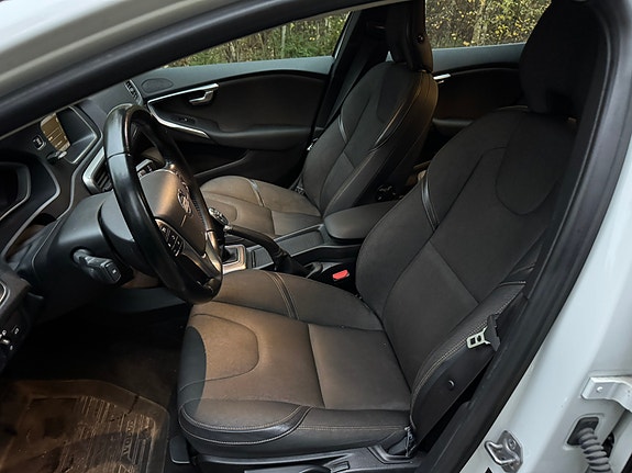 Volvo V40 Cross Country 5 of 5