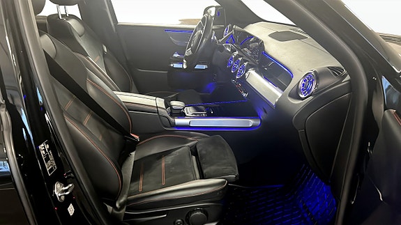 Mercedes-Benz GLB200 d 3 of 9