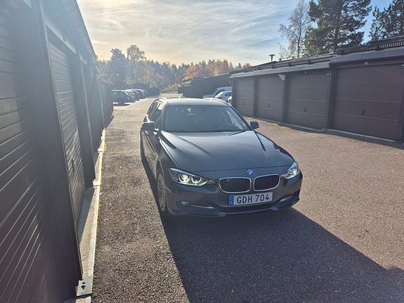 BMW 320d 4 of 12