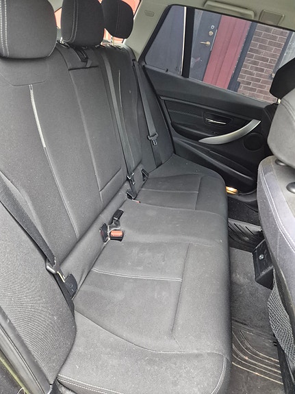 BMW 320d 9 of 12