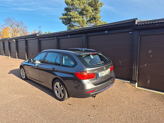 BMW 320d 2 of 12