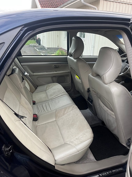 Volvo S80 3 of 3