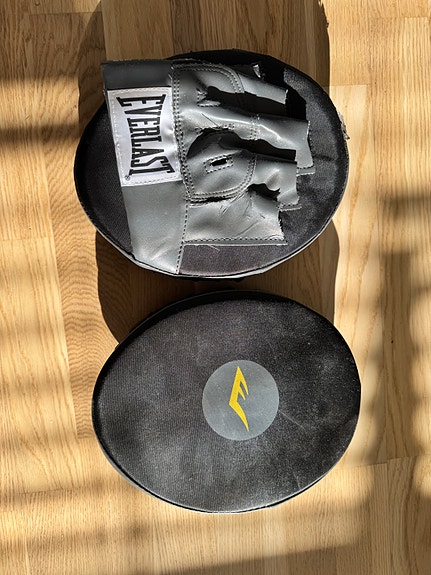 Product image 1 of 2