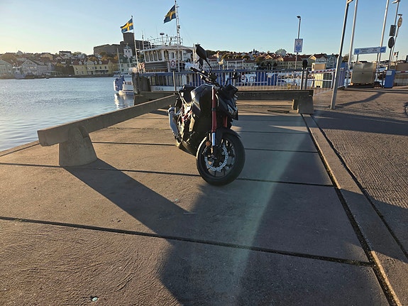 Honda CB750 Hornet E-Clutch 4 of 7