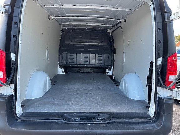 Mercedes-Benz Vito 109 7 of 13