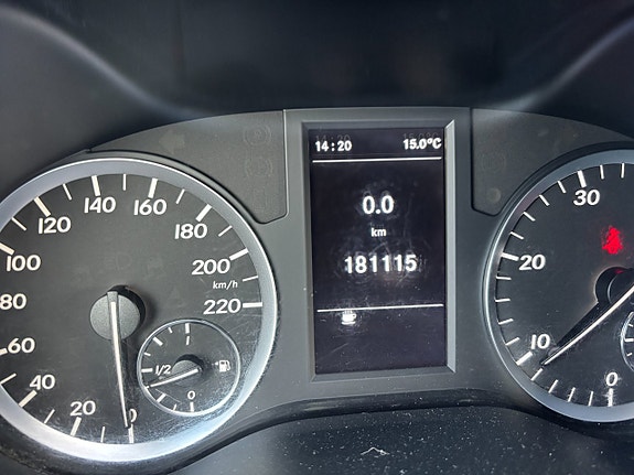 Mercedes-Benz Vito 109 11 of 13