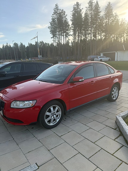 Volvo S40 2 of 11