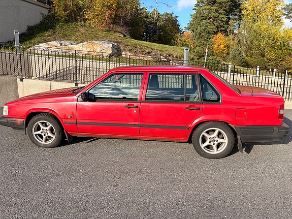 Volvo 940 2 of 12