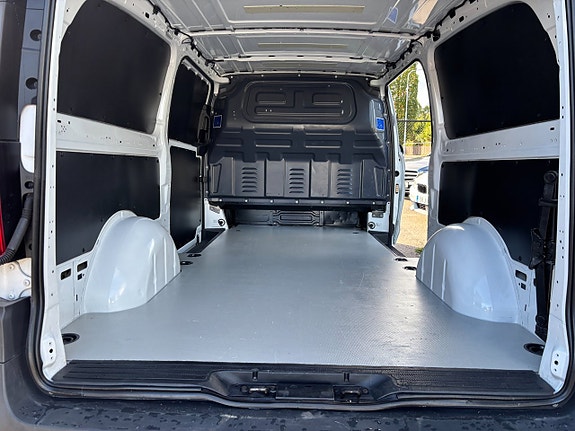 Mercedes-Benz Vito 111 8 of 14