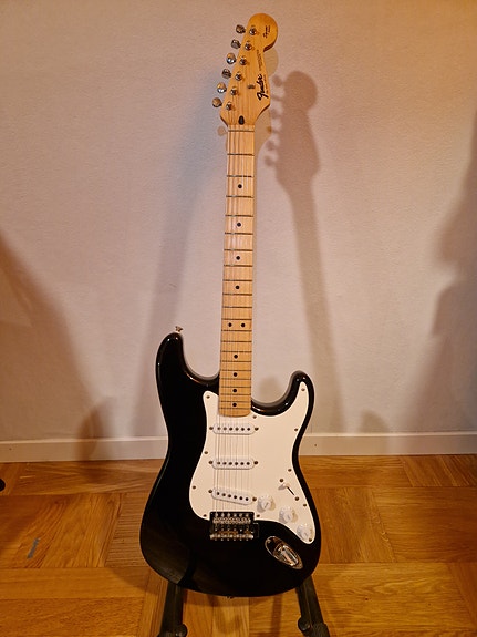 Fender Stratocaster elgitarr svart