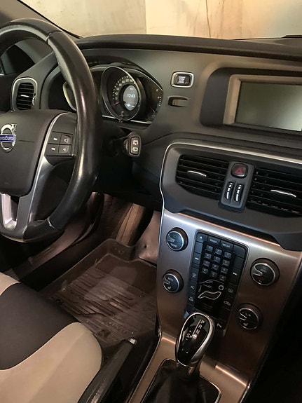Volvo V40 Cross Country 5 of 14