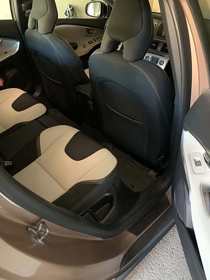 Volvo V40 Cross Country 8 of 14