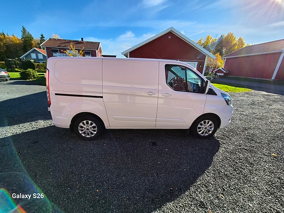 Ford Transit Custom 2 of 8