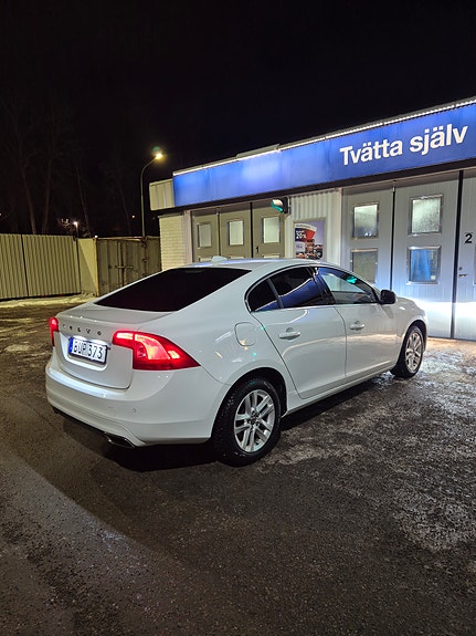 Volvo S60 15 of 17