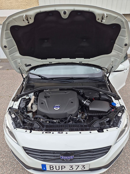 Volvo S60 4 of 17