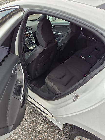 Volvo S60 6 of 17
