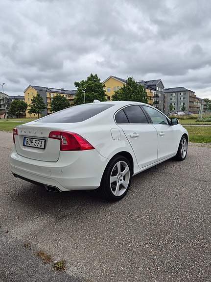 Volvo S60 11 of 17