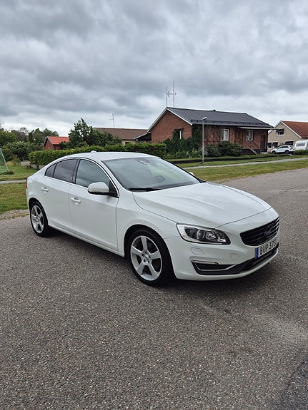 Volvo S60 9 of 17