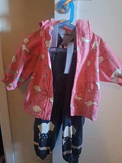 Product image 1 of 2