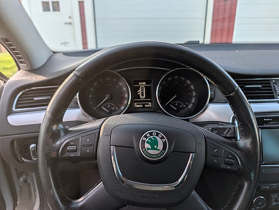 Skoda Superb 5 of 8