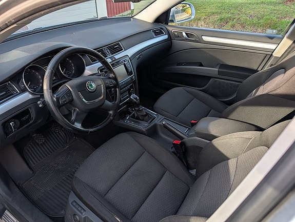 Skoda Superb 4 of 8