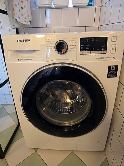 Samsung EcoBubble kombinerad tvättmaskin/torktumlare 7kg/5kg vit