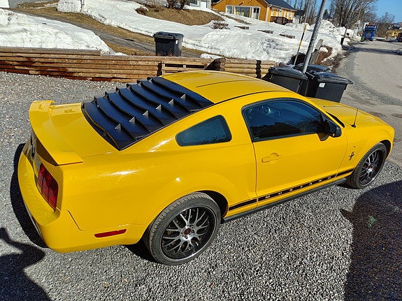 Ford Mustang 3 of 3