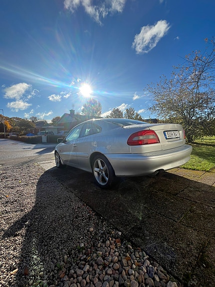 Volvo C70 2 of 5