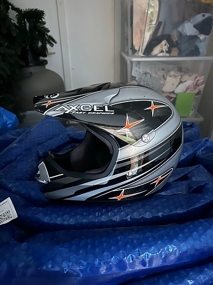 Product image 1 of 3