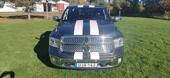 Dodge RAM 1500 2 of 16