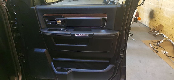 Dodge RAM 1500 14 of 16