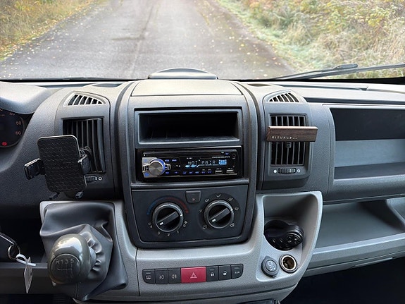 Peugeot Boxer 13 of 24