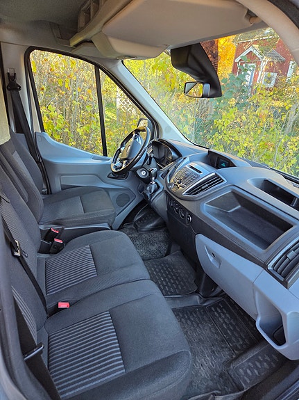 Ford Transit 3 of 9