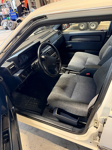 Volvo 740 6 of 7