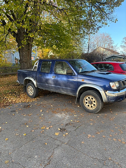 Nissan NP300 2 of 2