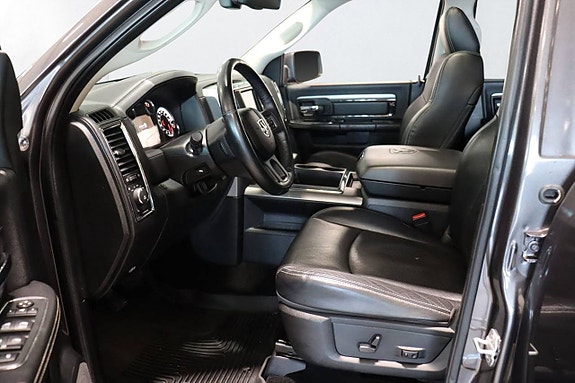Dodge RAM 1500 7 of 13