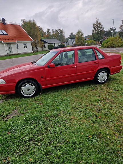 Volvo S70 2 of 9