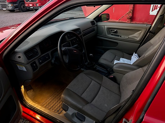 Volvo S70 7 of 9