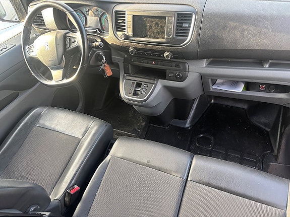 Peugeot e-Expert 8 of 11