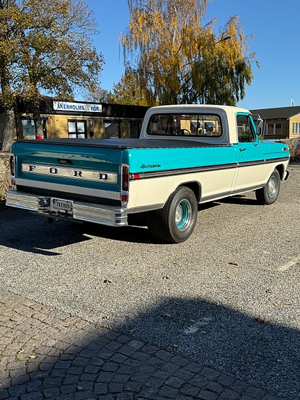 Ford F-100 2 of 7